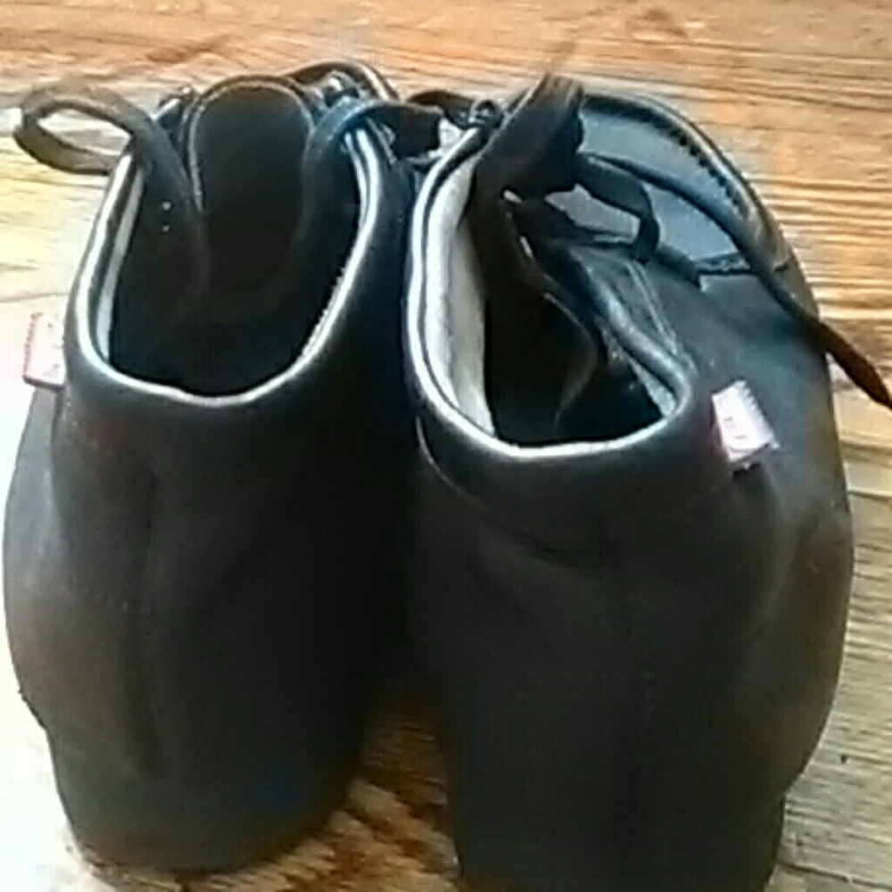 Clarks - Picture 3 of 3